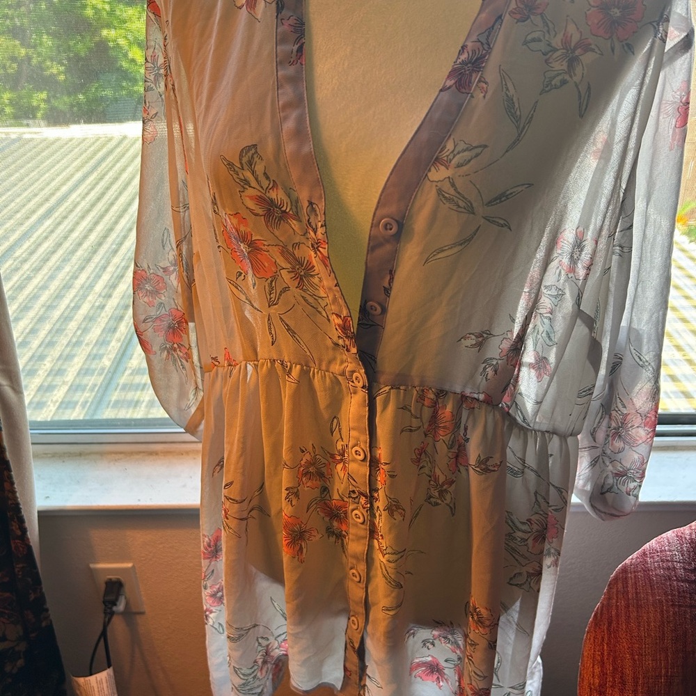 Torrid 1x  Floral Sheer Button-Up Blouse